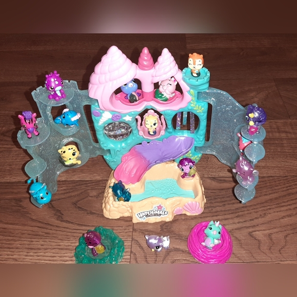 hatchimal Toys Hatchimals Colleggtibles Coral Castle Fold Open